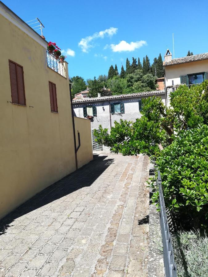 Alloggio Turistico Civico 4 Bolsena Bagian luar foto
