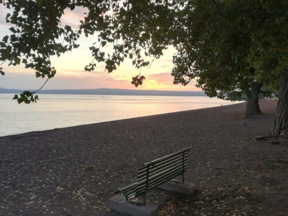 Alloggio Turistico Civico 4 Bolsena Bagian luar foto